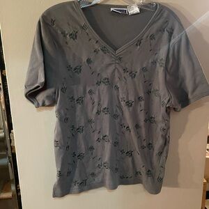 Vintage Erika & Co. Gray V-Neck Floral T-Shirt